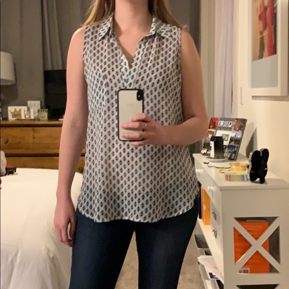 Pleione black and white design shirt